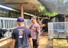 Bhabinkamtibmas-Tinjau-Lahan-Ternak-Kambing-di-Pertapanmaduretno,-Dukung-Program-Ketahanan-Pangan-Nasional