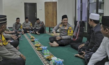 Tarawih-Ramadhan-Keliling-Kapolres-Blitar-Ajak-Warga-Jaga-Kamtibmas