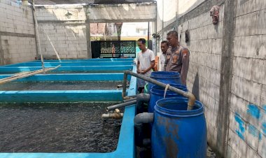 Polisi-dan-Perangkat-Desa-Dukung-Budidaya-Lele-Warga-Gedang-Porong-untuk-Ketahanan-Pangan