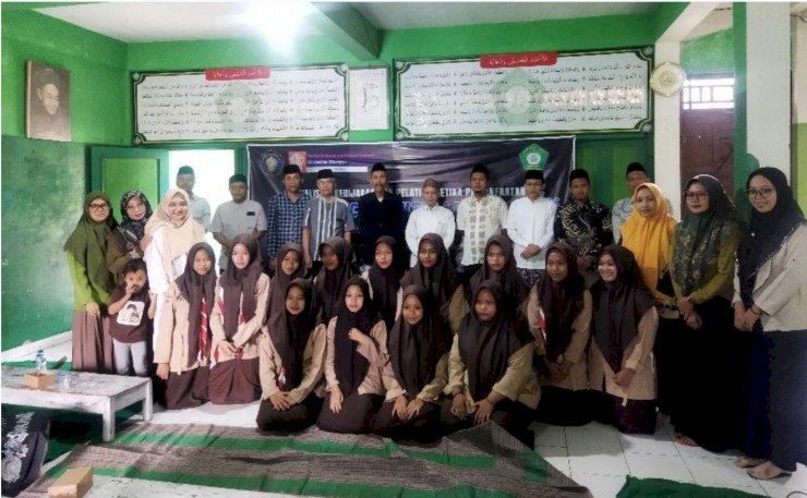 SOSIALISASI ETIKA PEMANFAATAN ARTIFICIAL INTELLIGENCE (AI) PADA GURU DAN SISWA-SISWI MADRASAH ALIYAH PLUS AL FATAH, DESA SEMPU, KECAMATAN KUNDURAN, KABUPATEN BLORA, JAWA TENGAH