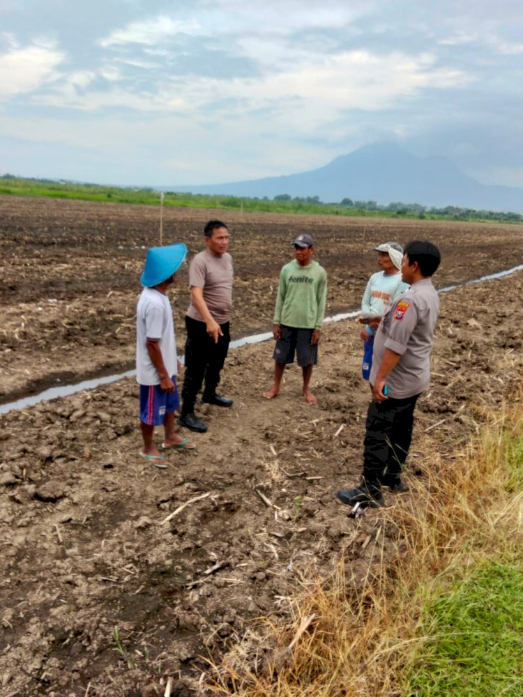 Akan Ditanami Jagung, Kapolsek Prambon Turun Langsung Cek Lokasi Ketahanan Pangan
