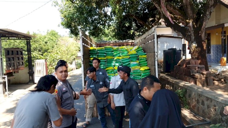 Polres Pasuruan Bersama BEM Gelar Gerakan Pangan Murah Salurkan 5 Ton Beras di Lereng Bromo