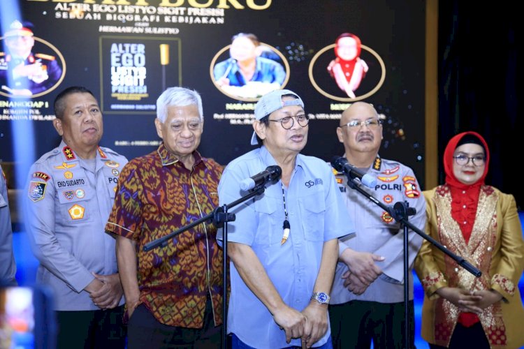 Bedah Buku Alter Ego Listyo Sigit Presisi Prof Hermawan Paparkan Dinamika Kebijakan Kapolri di Tengah Reformasi Polri