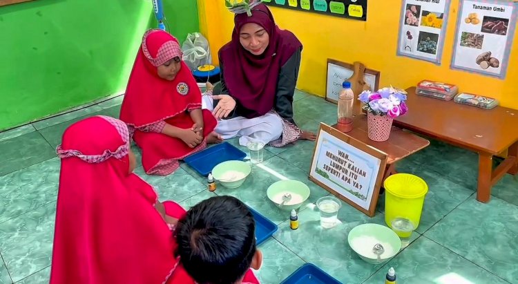 Mahasiswi IAI Al Khoziny Raih Juara I Lomba Microteaching Tingkat Nasional